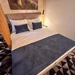 מלון Hotel Modrica 4*