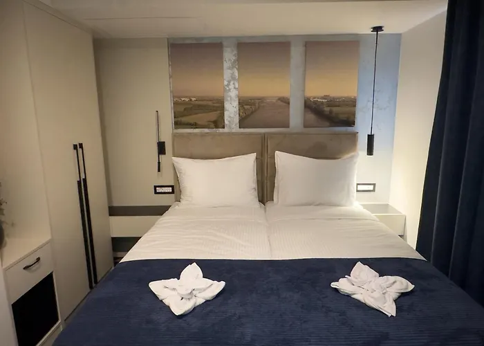 Hotel Modrica Отель