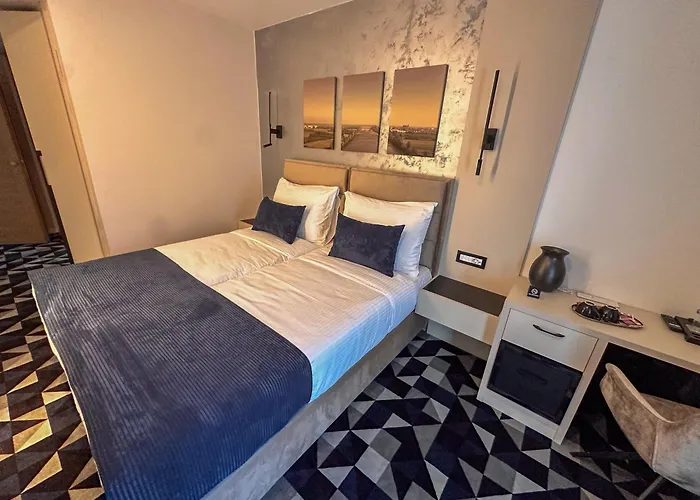 Hotel Modrica Отель